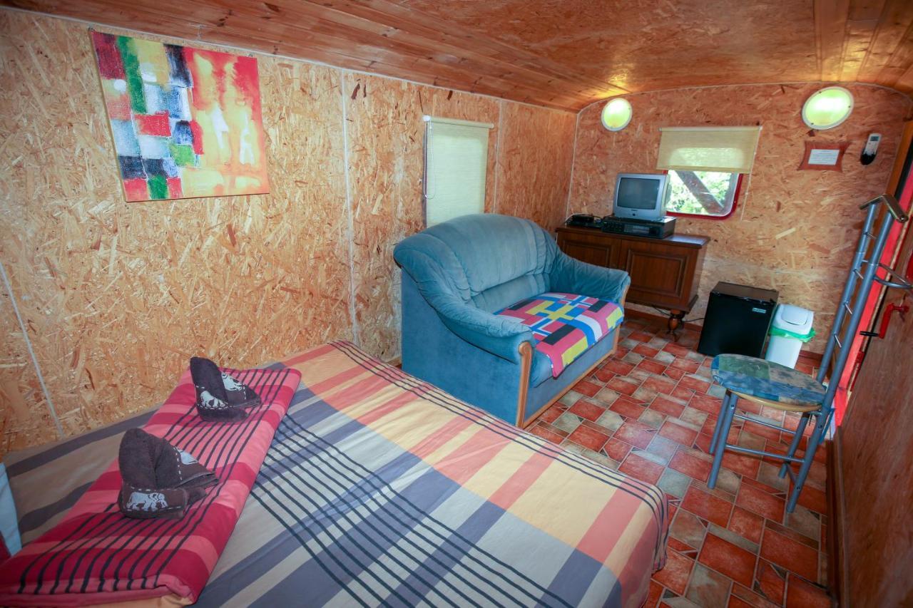 Karavan Štúrovo Exteriör bild