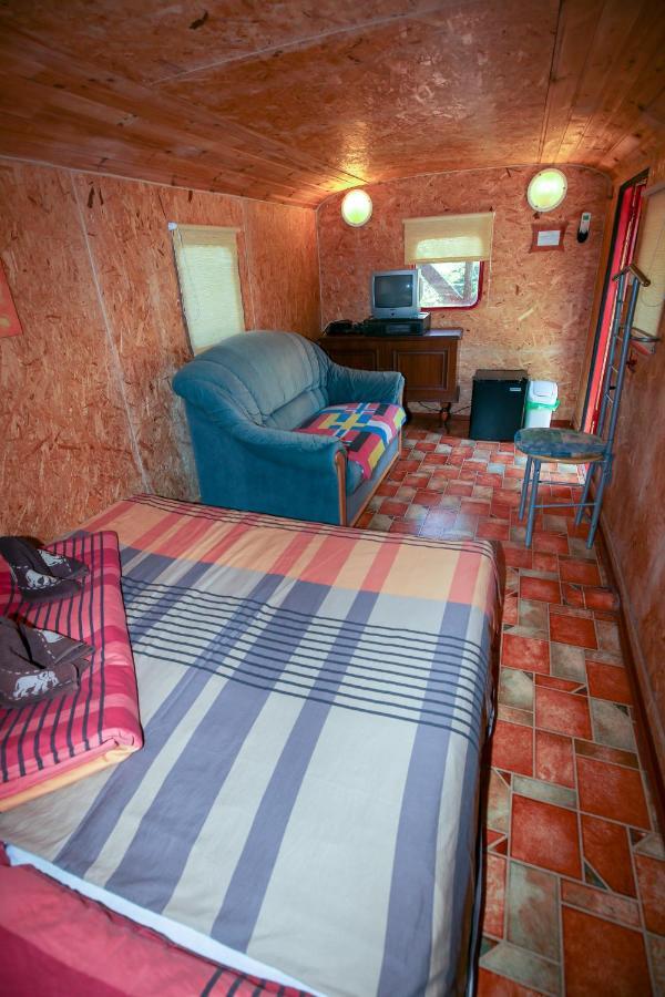 Karavan Štúrovo Exteriör bild