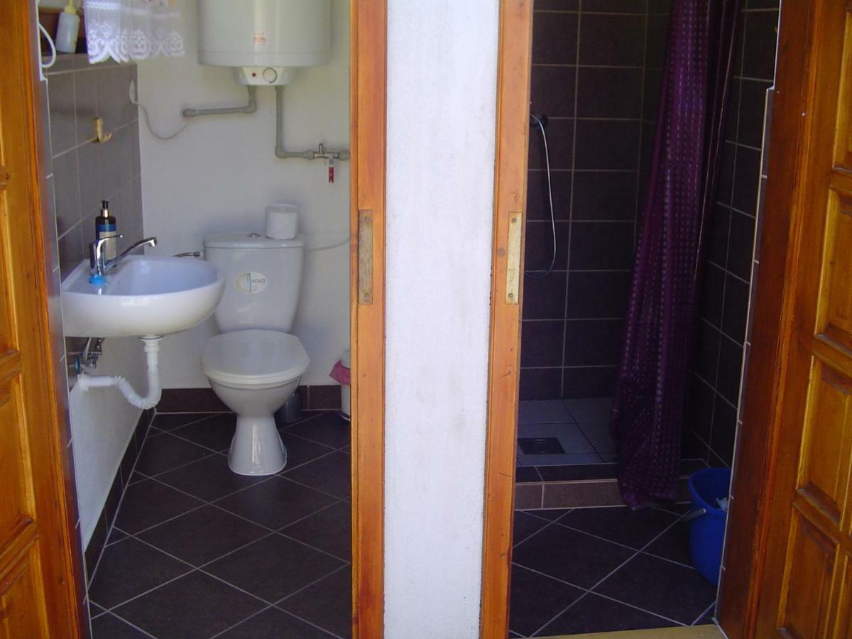 Karavan Štúrovo Exteriör bild
