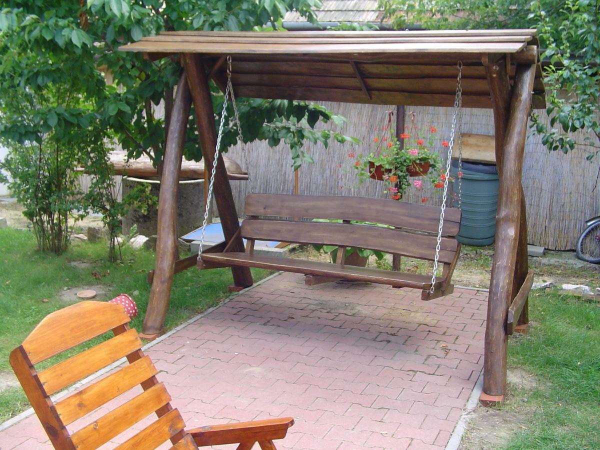 Karavan Štúrovo Exteriör bild